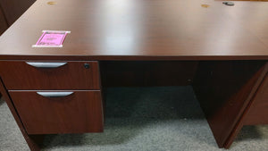 R7611 30"x 47" Mahogany Used Desk $249.98 - 1 Only!