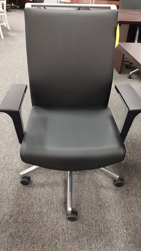 R2019 Black/Chrome Executive Used Chair $199.95